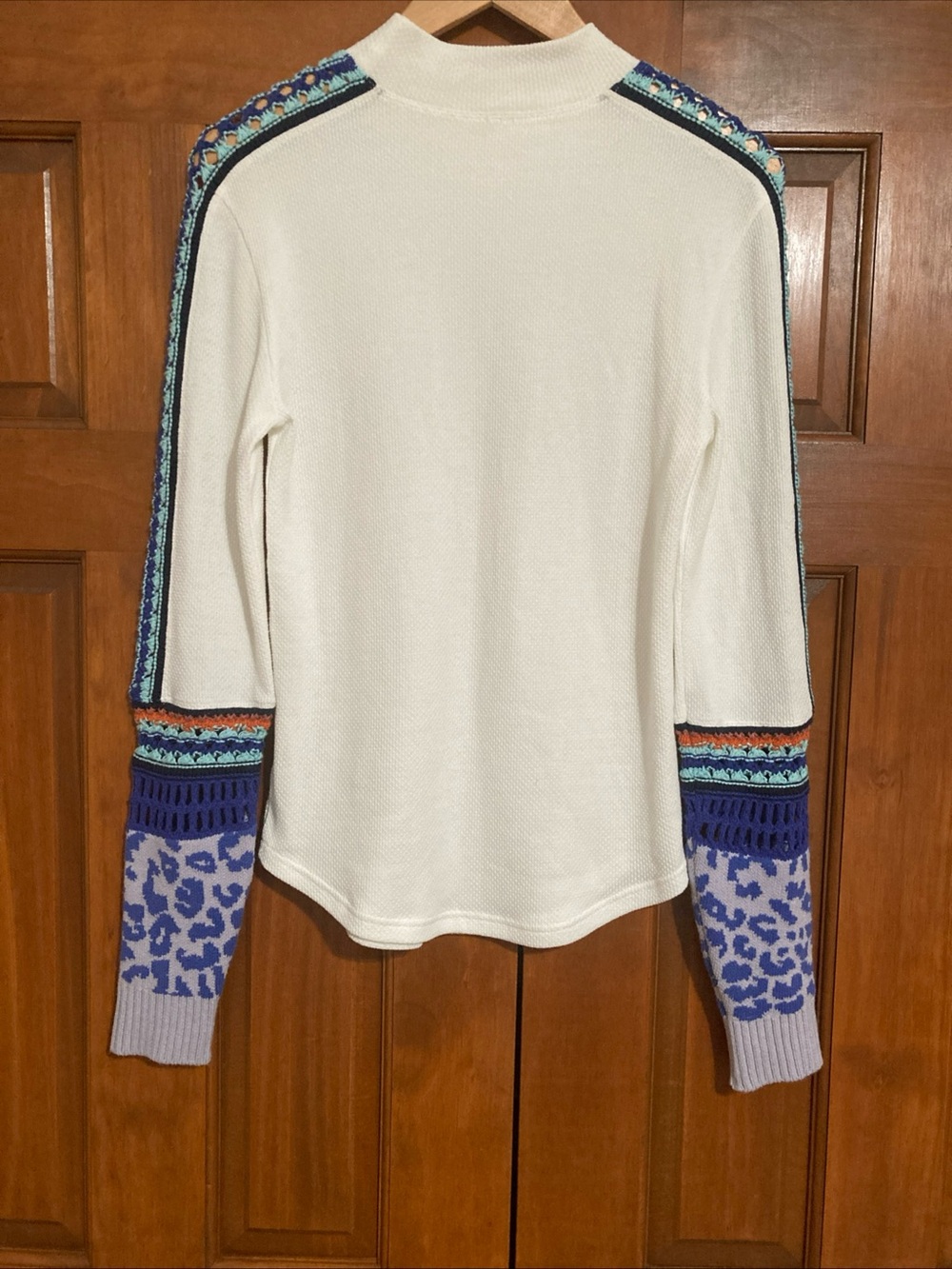 Free People switch it up thermal white top crochet sleeves Women’s size large - Picture 2 of 7